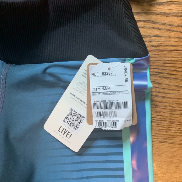 LIVE! Ultimate Top & Legging Set - Picture 6 of 6